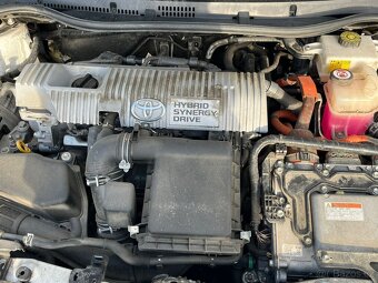 Toyota Auris 1.8i HYBRID, model 2019, naj.94xxx km - 17