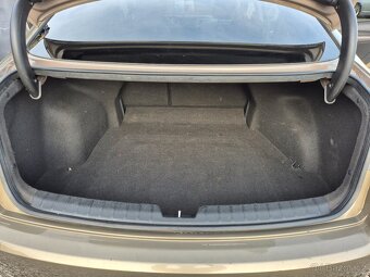 Hyundai i40,1.7CRDi,100KW,PLNÁ VÝBAVA,LED,WEBASTO,R.V.2014 - 17