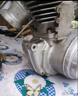 Originální nový motor uloženka IŽ PLANETA IŽ JUPITER IŽ350 - 17