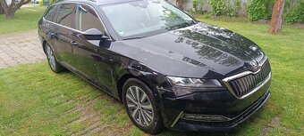 Skoda Superb Combi iV 1.4 TSI hybrid rok výroby 2022 - 17