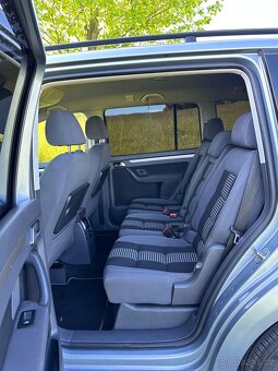 VW Touran 1.9TDi United 7 místný - 17