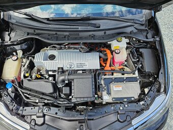 TOYOTA AURIS 1.8 HYBRID KOMBI 73KW 2017 - 17