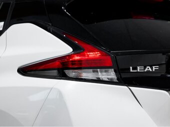 Nissan Leaf Tekna 40 kWh 360 Kamera LED Navi  62353km, DPH - 17