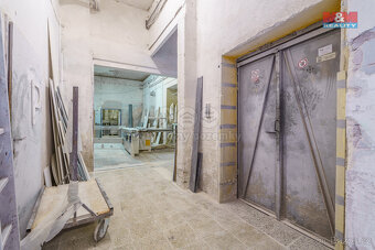 Prodej výrobního objektu, 2100 m², K. Vary, ul. Sokolovská - 17