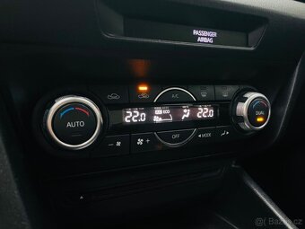 Mazda 3 1.5i 74KW BENZÍN MANUÁL KLIMA - 17