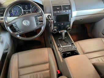 NEPOJÍZDNÝ VW Touareg 3.0TDI 176kW CASA - 17