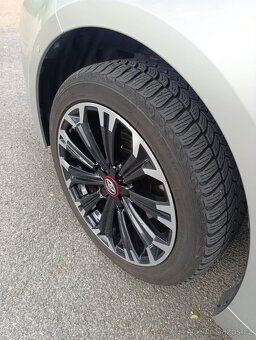 Corolla GR sport 1.8 hybrid - 17