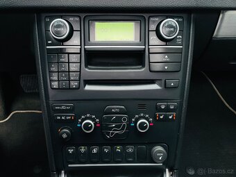 Volvo XC90 2.4 D5 147KW AUTOMAT R-DESIGN SERVISKA - 17