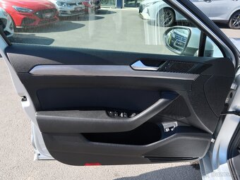 Volkswagen Passat 2.0TDI,110kW,DSG,navi,a.klima - 17