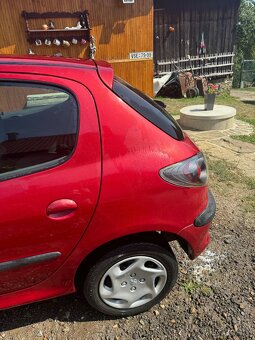 Prodám Peugeot 206 1.4 benzin - 17