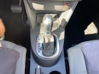 Volkswagen Touran, 2.0 TDI 125kW - DSG-XENON-NAVI - 17