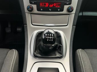 Ford S-MAX 2.0TDCi 103KW BEZ ADBLUE MANUÁL SENZORY SERVISKA - 17