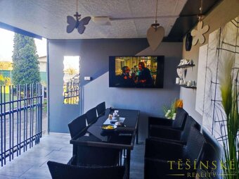 Prodej dvougeneračního rodinného domu se dvěma samostatnými - 17