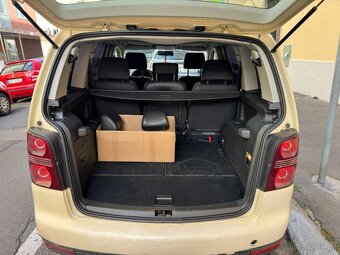 Volkswagen Touran 1.9 TDI DSG - 17