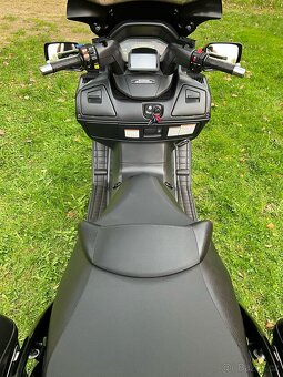 SUZUKI BURGMAN 650 Executive ABS - perfektní stav. - 17