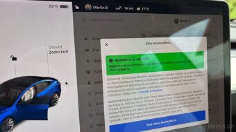 Tesla 3 Performance: 393 kW Refresh 2022. Skvělý stav. - 17