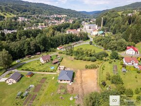 Prodej zasíťované parcely 2393 m2 - 17