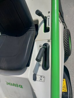 Prodám zahradní traktor Etesia Bahia 14Hp Hydro - 17