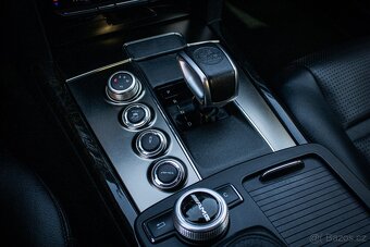 Mercedes E 63 AMG Performance, Krásny stav, Pano, Distronic - 17