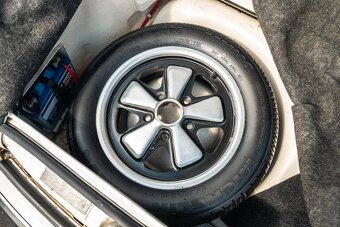 Porsche 911 T/E 2.4 z roku 1973 - 17