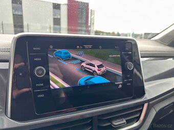 Prodám Volkswagen T-Roc 1.5 TSI Style DSG - 17