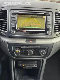 VW Sharan 2.0 TDI 103kW,DSG,Kamera,Tažné,Navi,Serviska. - 17