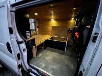 Opel vivaro 2.0 84kw obytná vestavba - 17