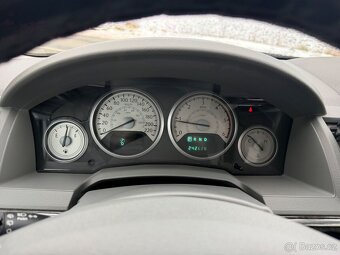 Chrysler Grand Voyager 2,8 CRDi RT DVD Limited 2011 - 17