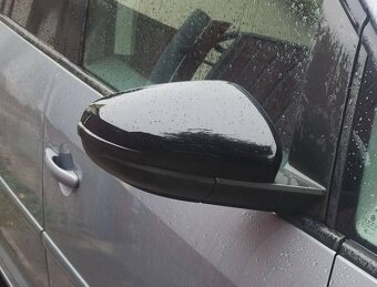 ČIERNE KRYTY spätných zrkadiel. - 17