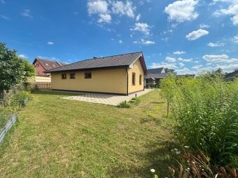 K prodeji prostorné rodinné bydlení obci Blešno, okres HK. - 17