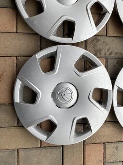 Sada zimních kol Škoda 195/55R15 5x100 vč poklic - 17