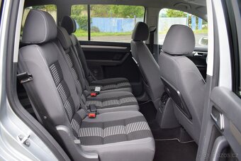 Volkswagen Touran 1,9 TDi UNITED 7MÍST,PR.SERVIS - 17