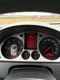 Volkswagen Passat B6 2.0 TDI sedan - 17