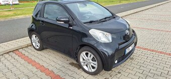 Toyota iQ 1,0 automat CVT max.výbava - 17