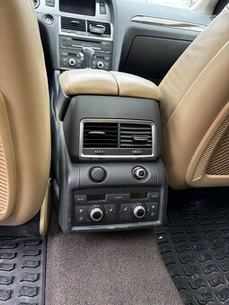 Audi Q7 7 mist 3.0 tdi 176 kW tazne webasto - 17