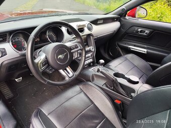 Ford Mustang, v krásném stavu, nové v ČR. Najeto 60 tis km - 17