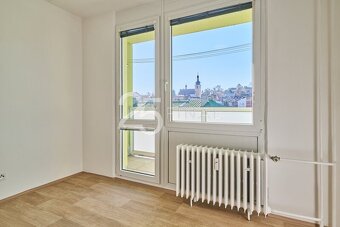Prodej bytu o dispozici 3+1 s lodžií po kompletní rekonstruk - 17