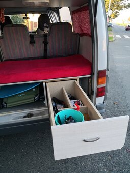 Obytný Ford Transit - 17