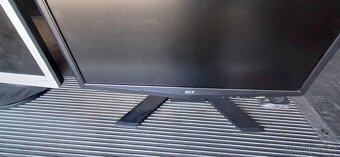 PC, monitory, klávesnice, kabely, routery atd - 17