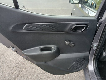 Hyundai i10, jen 5900Km STAV NOVÉHO - 17