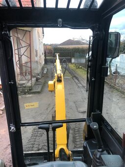 Komatsu PC16R - 17