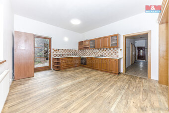 Prodej rodinného domu, 295 m², Praha, ul. Dobrošovská - 17
