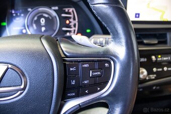 Lexus ES300h - 17