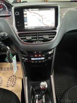 Peugeot 2008 1.2 PureTech AUTOMAT LITÁ KOLA NAVI TAŽNÉ ZAŘ. - 17