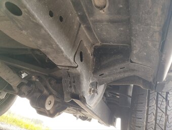 Jeep Cherokee 2,8 crdi 120kw BEZ KOROZE - 17
