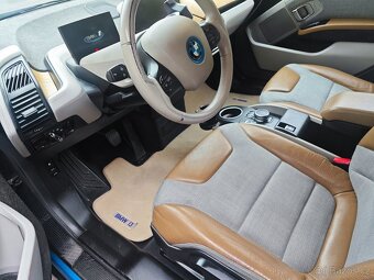 BMW I3, REX, 125kW, r.v.2017, koupeno a servisováno v ČR - 17