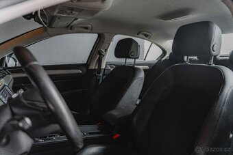 VOLKSWAGEN Passat-2.OTDi-110kW-DSG-Highline-VirC-ZÁRUKA-R17 - 17