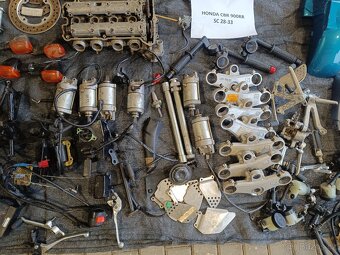 Díly Honda CBR 900R Fireblade - 17