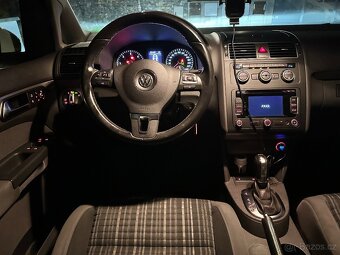 VW Touran Cross 2.0 TDI DSG, Panorama, TZ, Serviska - 17