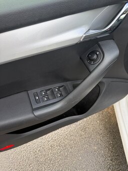 Škoda Octavia III 1.8 TSI kombi 132kW - 17